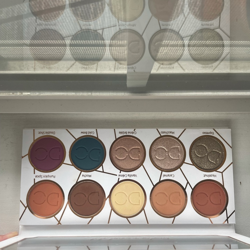 Dominique Cosmetics Latte eyeshadow palette